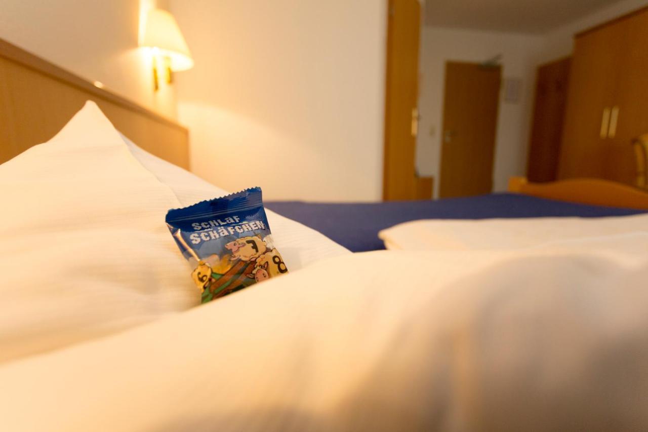Hotel Und Restaurant Karpfenschaenke Schenkendobern Dış mekan fotoğraf