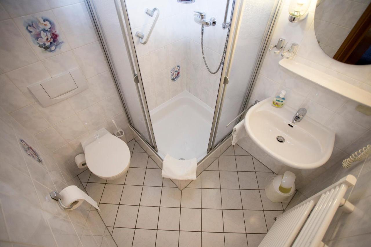Hotel Und Restaurant Karpfenschaenke Schenkendobern Dış mekan fotoğraf