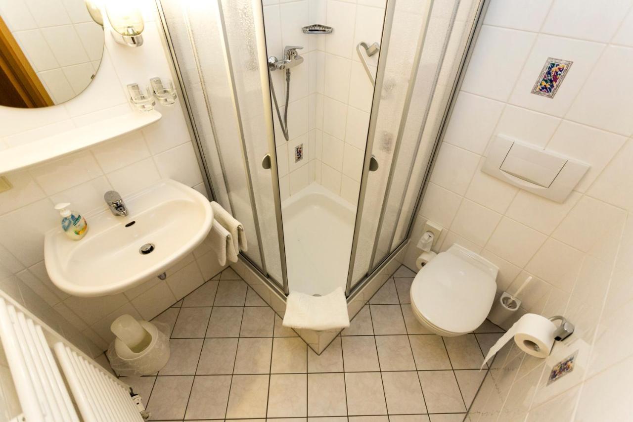 Hotel Und Restaurant Karpfenschaenke Schenkendobern Dış mekan fotoğraf