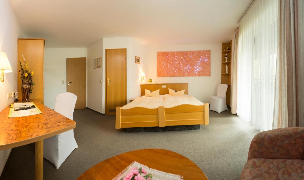 Hotel Und Restaurant Karpfenschaenke Schenkendobern Dış mekan fotoğraf