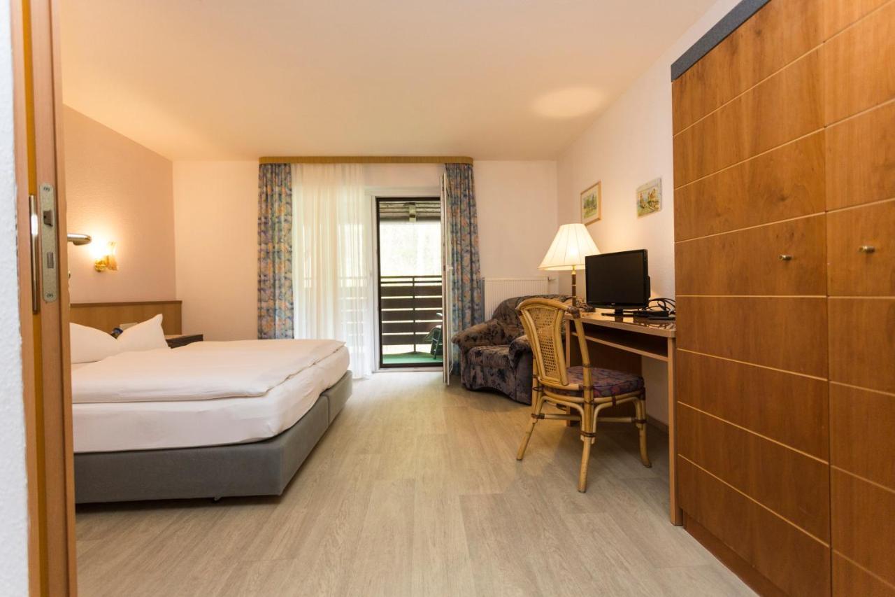 Hotel Und Restaurant Karpfenschaenke Schenkendobern Dış mekan fotoğraf
