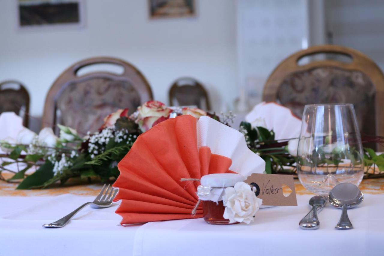 Hotel Und Restaurant Karpfenschaenke Schenkendobern Dış mekan fotoğraf