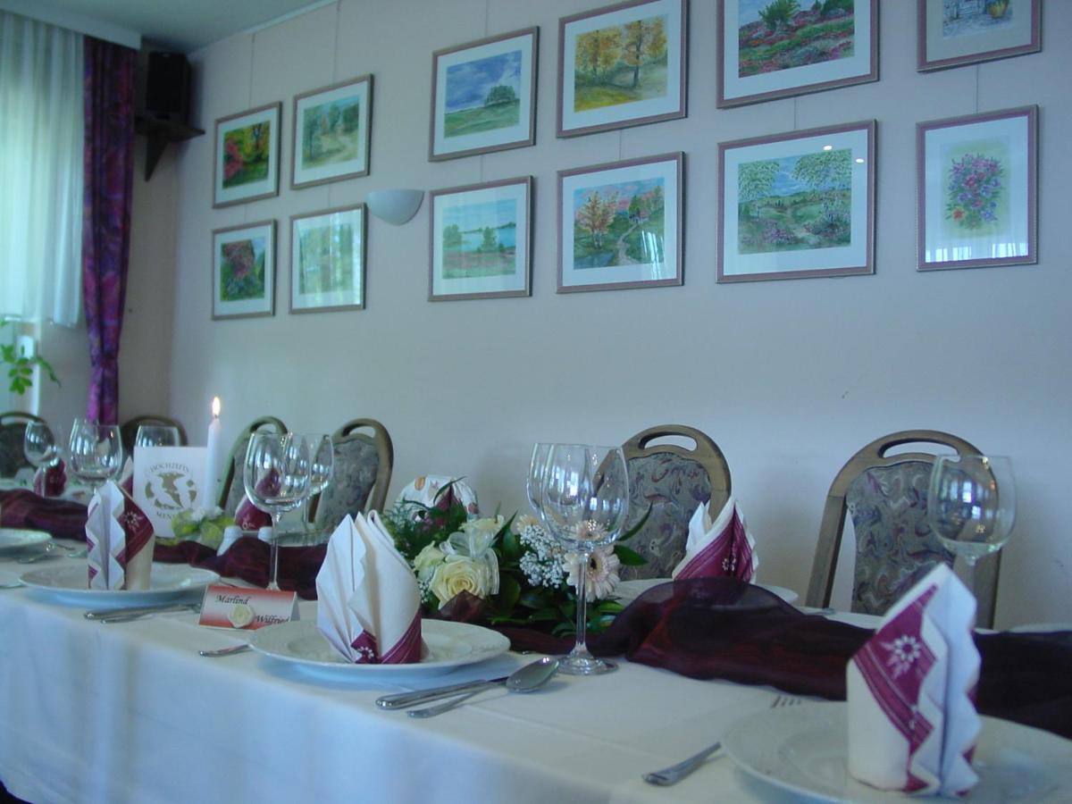 Hotel Und Restaurant Karpfenschaenke Schenkendobern Dış mekan fotoğraf